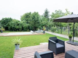 Foto di Hotel: Maison individuelle avec piscine privative.