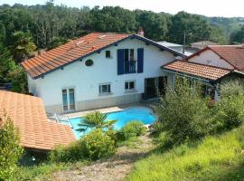 Hotel fotografie: VILLA BIARRITZ PROCHE PLAGES