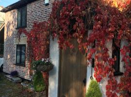 A picture of the hotel: Highway Cottage