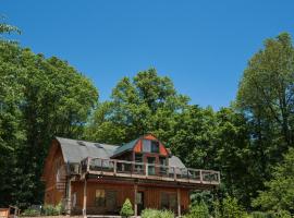 Hotel Foto: A Woodland Castle