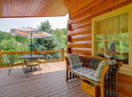 Photo de l’hôtel: Lakewood Lodge Escape with Fire Pit and Lake Access!