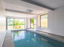รูปภาพของโรงแรม: MY CASA - Honore Sauvan - Villa Design Swimming Pool Sauna Sea View