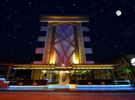 होटल की एक तस्वीर: Golden Deluxe Hotel