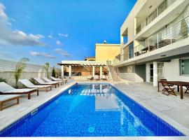 Фотографія готелю: Amazing Luxury Villa Larnaca