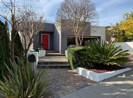 Hotel fotoğraf: Luxurious Hillside Home Wac & Gorgeous Sf Views!