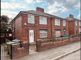 호텔 사진: Entire 3-Bedroom Home in Oldham - Guest house