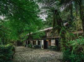 Deep Breath B&B, hotel in Fengshan