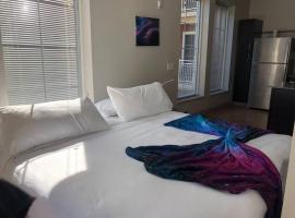 Hotel Photo: King Size Studio in Heart of Downtown