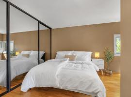 Hotel Photo: Sea-Kissed Elegance: Your Bergen City Retreat