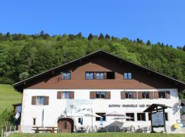 Hotel fotografie: Bonne Auberge Les Bugnenets