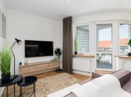 Foto di Hotel: Modern&Cozy Garbary Apartment with Parking and Balcony by Renters