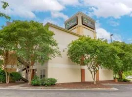 Extended Stay America Suites - Fayetteville - Owen Dr, хотел в Файетвил