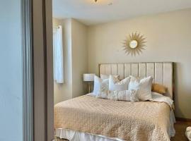 酒店照片: KING Suite + 2 Queen Bed - Heart of Downtown