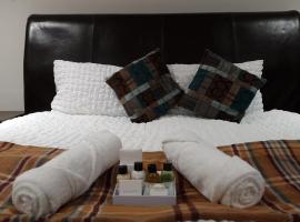 Hotel Photo: Luxury-Immaculate-Cosy 2-Bed House in Plymouth