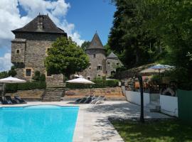 Hotel kuvat: The Unique Round Tower Gite at Chateau de Chauvac