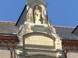 Hotel kuvat: Chambres d'Hôtes - Ancienne Ecole St Joseph