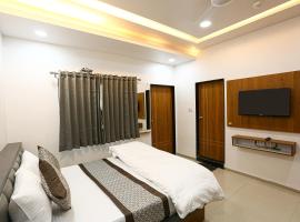 होटल की एक तस्वीर: HOTEL GREEN VILLA