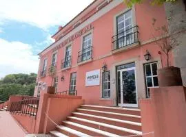 WOT Sintra Sarrazola: Sintra'da bir otel