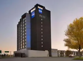 Travelodge by Wyndham Quebec City Hotel & Convention Centre