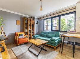 Hotel Foto: Modernly Designed Flat Near Metro in Maltepe