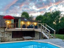 Hotelfotos: House with private pool