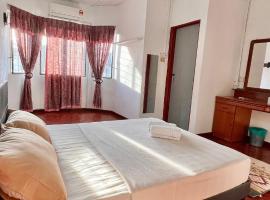 Hotel Photo: Annur Homestay