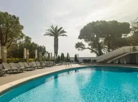 Ilunion Caleta Park, hotel in Sant Feliu de Guixols