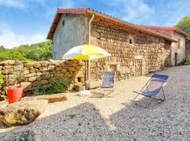 Hotel foto: Lovely Home In Essertines-en-chtelne With House A Panoramic View