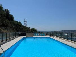 Hotel fotoğraf: Très joli 2 pièces calme ensoleillé avec piscine