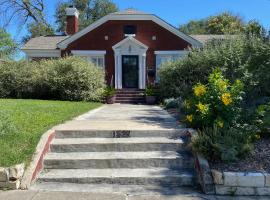 Hotel Photo: Woodlawn Avenue Beauty