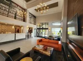 La Quinta by Wyndham San Francisco Airport West Millbrae FREE AIRPORT SHUTTLE