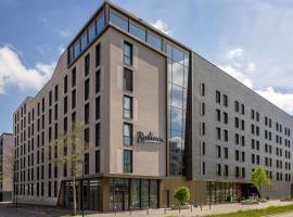 Radisson Hotel & Suites Zurich, מלון בOpfikon