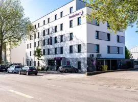 Premier Inn Heidelberg City Bahnstadt, hotel di Heidelberg