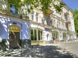 Fire Inn, hotel in Kyiv