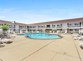 Ξενοδοχείο φωτογραφία: Days Inn & Suites by Wyndham Roseville/Detroit Area