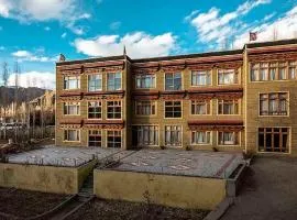 Hotel Alpine Ladakh