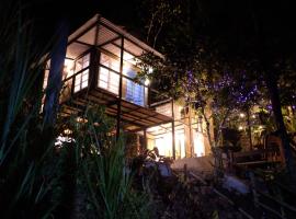 Camp-Ula, hotel in Sampalok