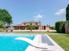 Hotel Photo: tHE Italian Dream Villa - Pool, Spa & Wine