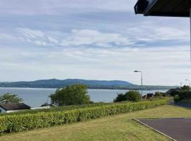 Hotel Photo: Magnificent Views over Dungarvan Bay, Ring, Waterford , Panoramic Sea Views,