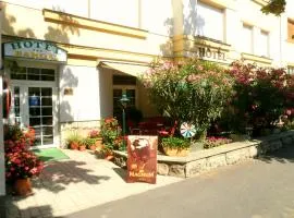 Hotel Baross, hotel din Győr