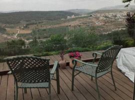 Hotel Photo: הבית על הגבעה