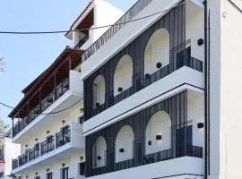 Uphill Unique Boutique Suites, hotel in Skiathos