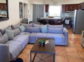 Hotel Foto: Beautiful 2 bedroom home with private pool area