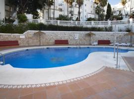 호텔 사진: Apartamento con piscina enfrente de la playa