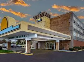 Days Inn by Wyndham Livonia Canton Detroit โรงแรมในลิโวเนีย