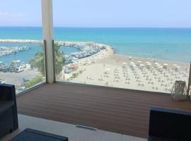 Zdjęcie hotelu: Lazuli Sea View Beachfront Ap 254
