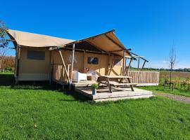 Hotel fotografie: De Hazelaarshof- luxe XL-glampingtent (7-8 personen) nabij De Millingerwaard