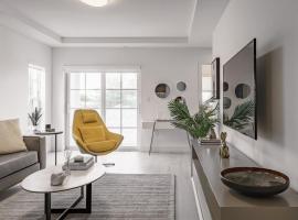 Hotel Photo: Dahlia - The Designer Townhome