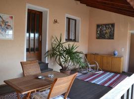 Hotel Photo: Casa tipica a Meride Al Punt da Gian