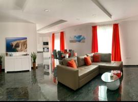 Хотел снимка: 2-Fully equipped convenient, modern APT near Golden Bay- 7 Min